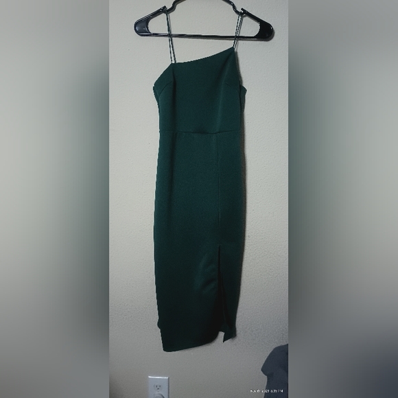 Dress - Picture 2 of 4